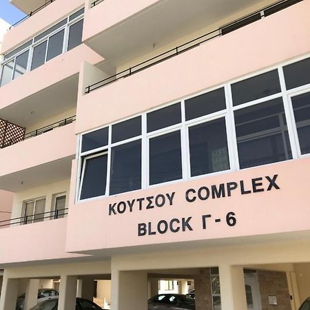 Pool Apartment ラルナカ エクステリア 写真